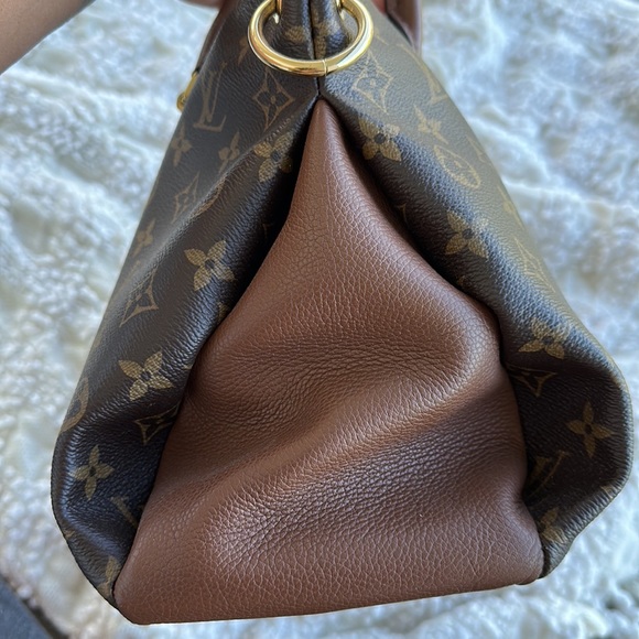 Louis Vuitton Pallas MM in great used condition. - Picture 4 of 16